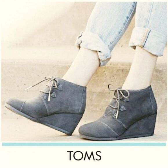 Toms Women’s Grey Suede Leather Wedge Booties Size 9 Laces Gray Fashion Shoes - Picture 1 of 15